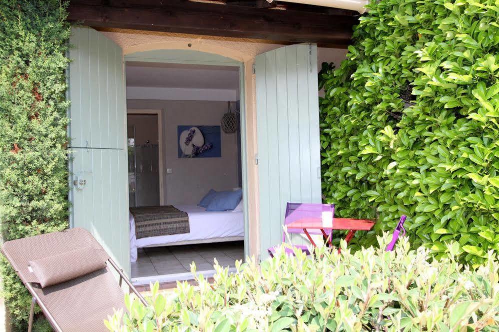 Auberge Des Pins Tourrettes Exterior photo