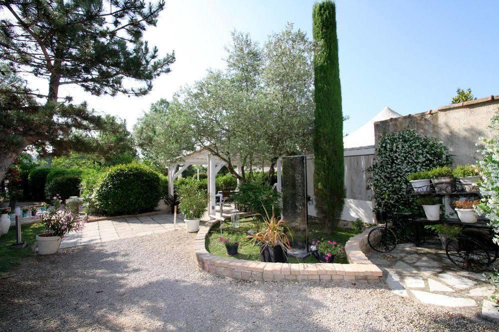 Auberge Des Pins Tourrettes Exterior photo