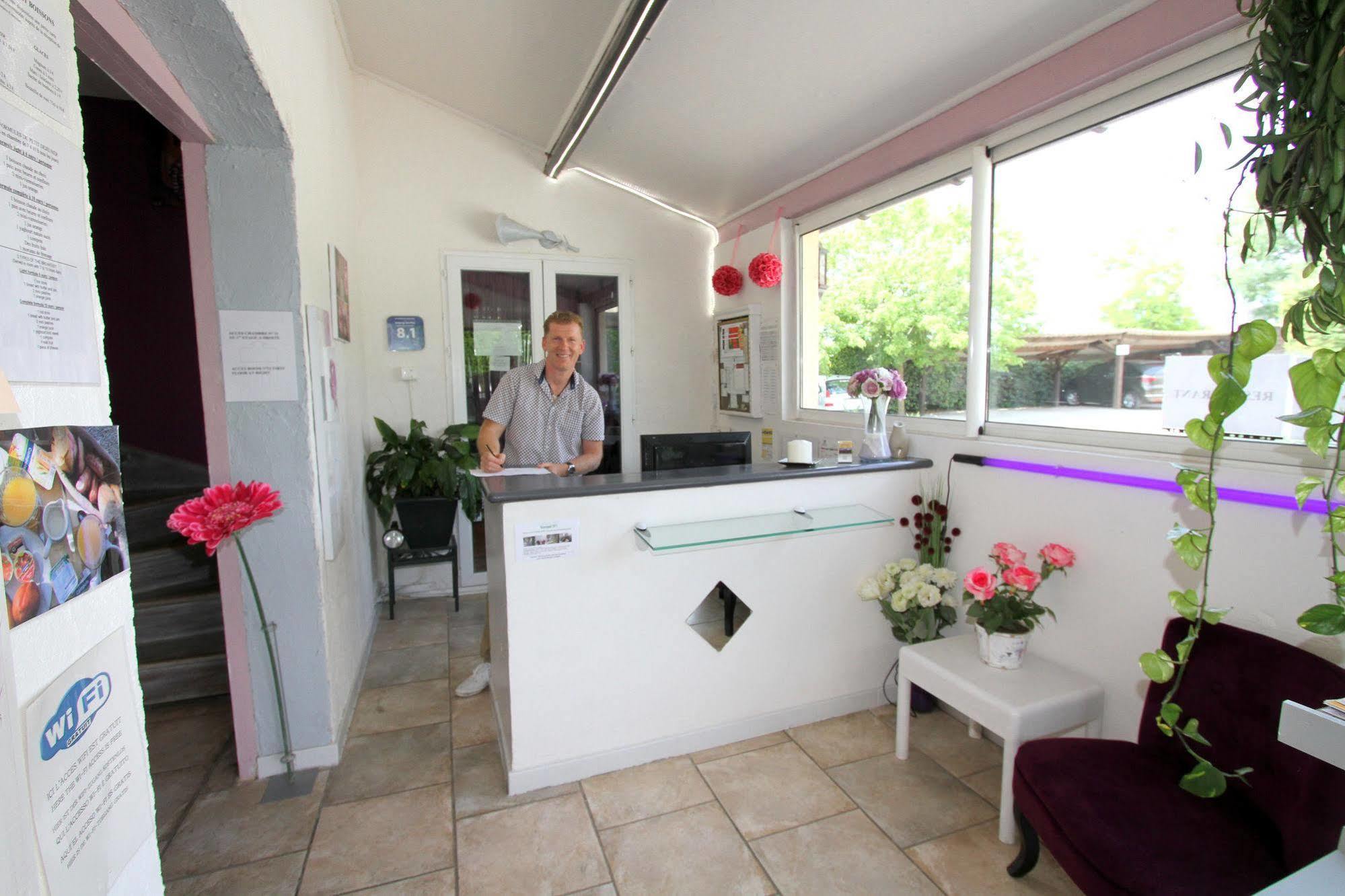 Auberge Des Pins Tourrettes Exterior photo