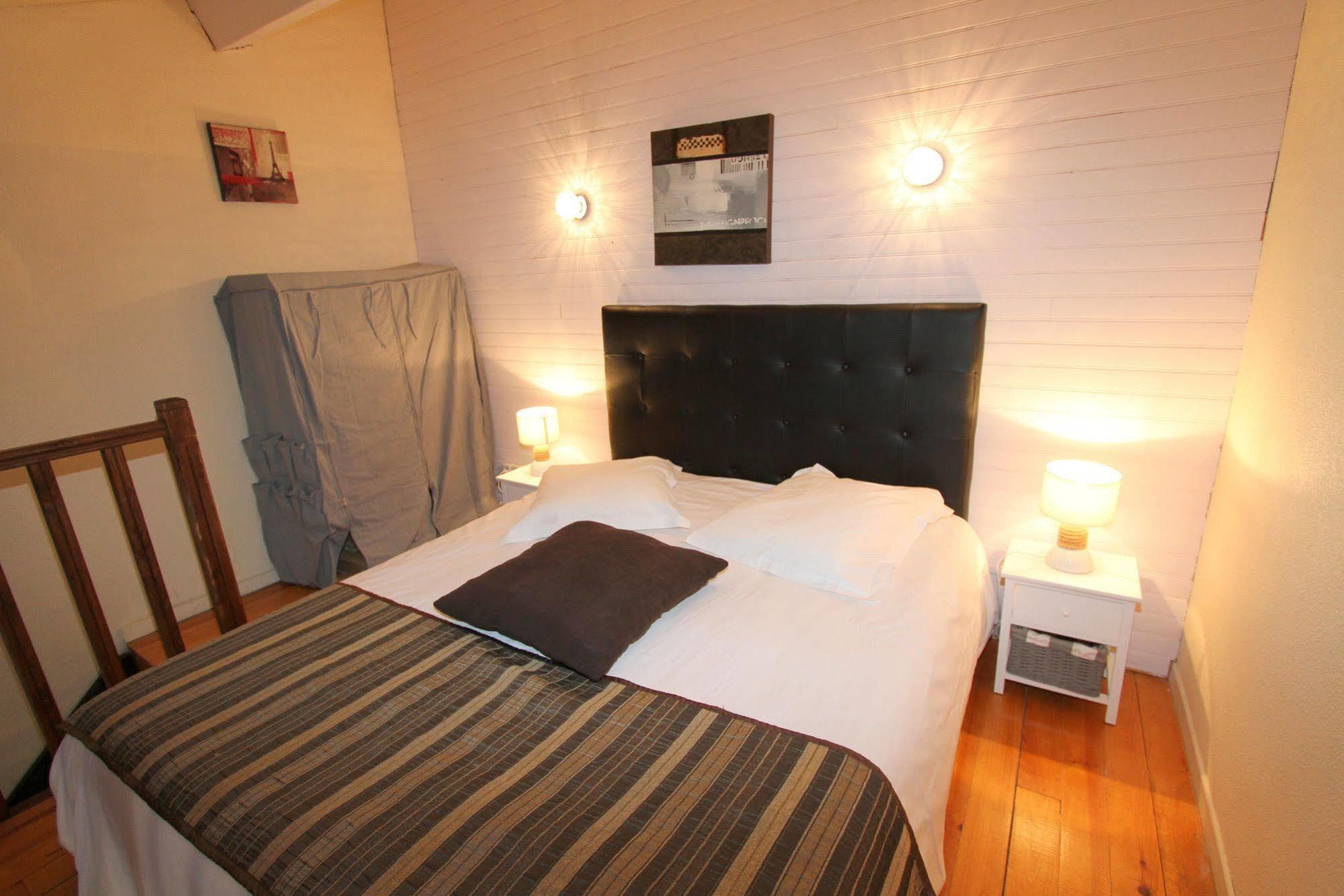 Auberge Des Pins Tourrettes Exterior photo