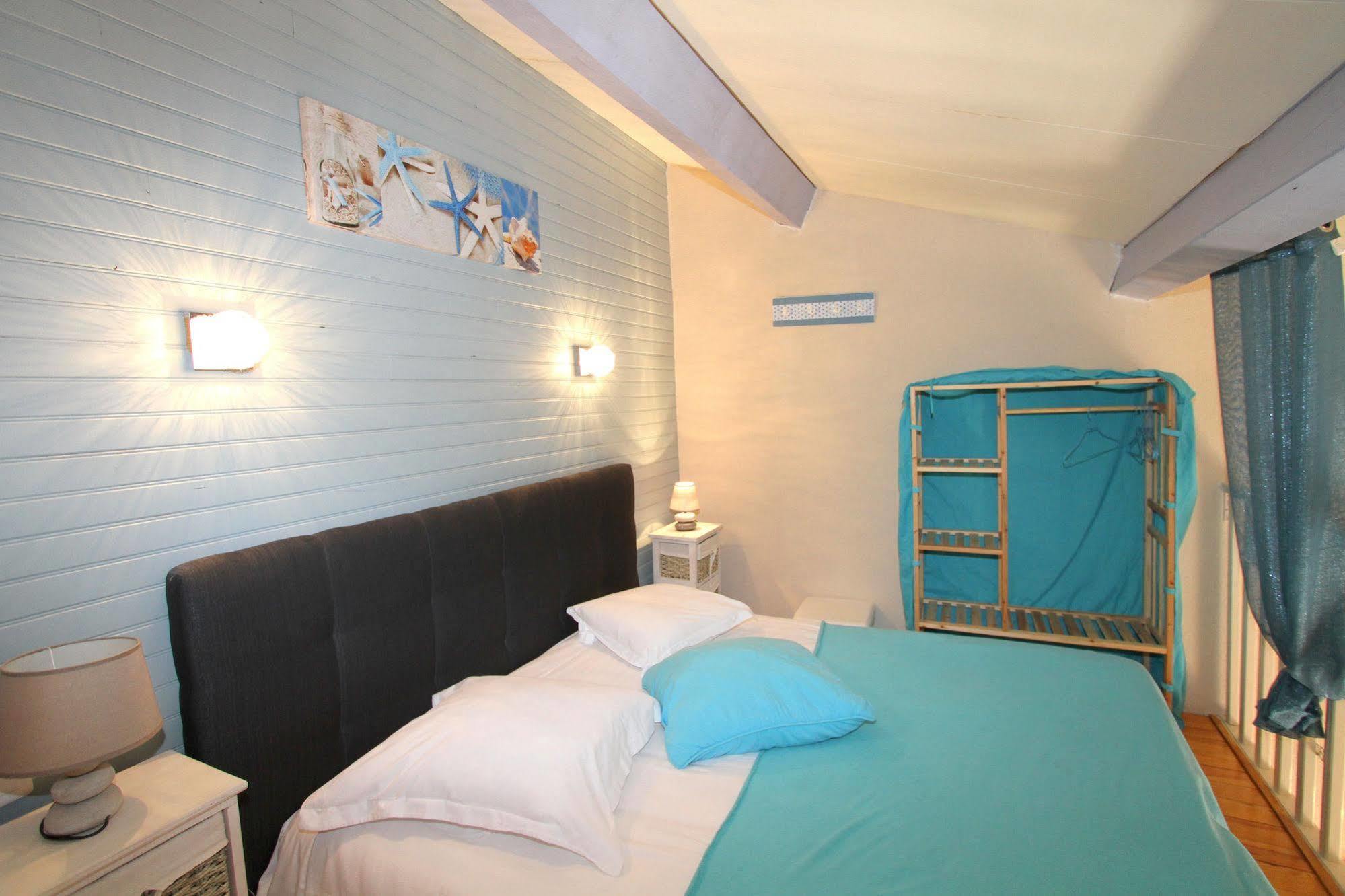 Auberge Des Pins Tourrettes Exterior photo
